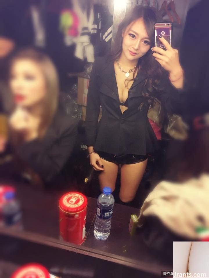 ~Chen Wei (Paipai Benben) ~ Chiếc váy bó sát màu đen có bộ ngực khủng và vòng eo thon, siêu quyến rũ!! - Ảnh 44