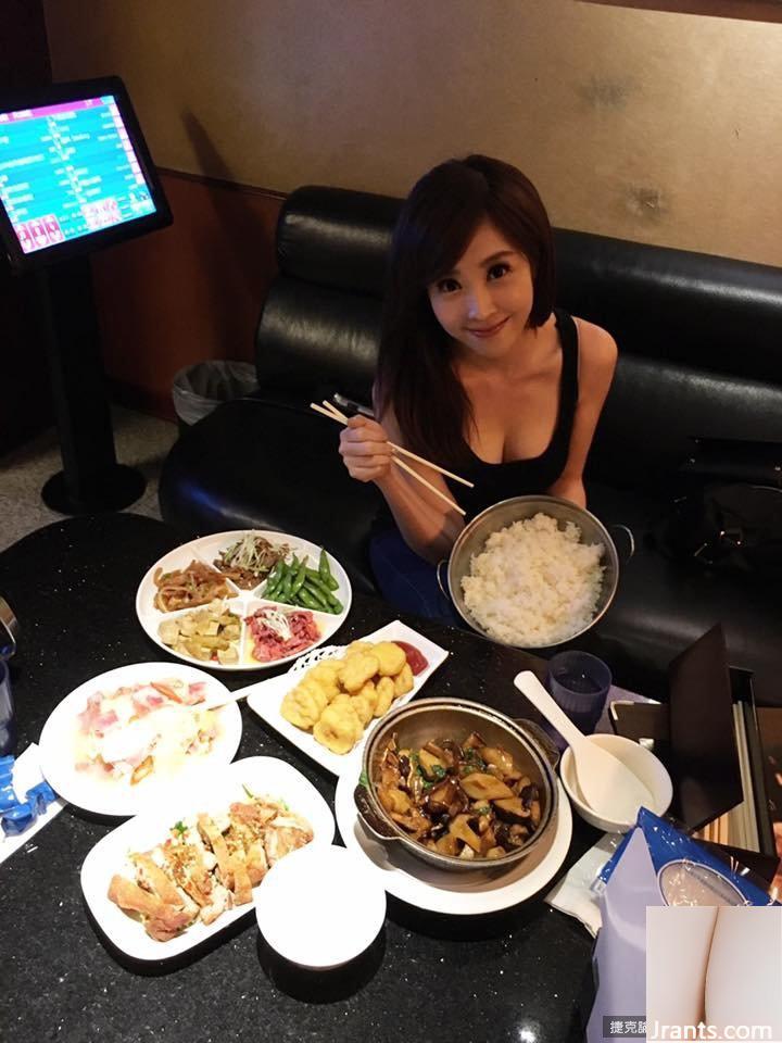 Người dẫn tin tức D-cup nhỏ Suitang ~ Huang Ruowei ~ chơi piano gợi cảm (41P) - Ảnh 22