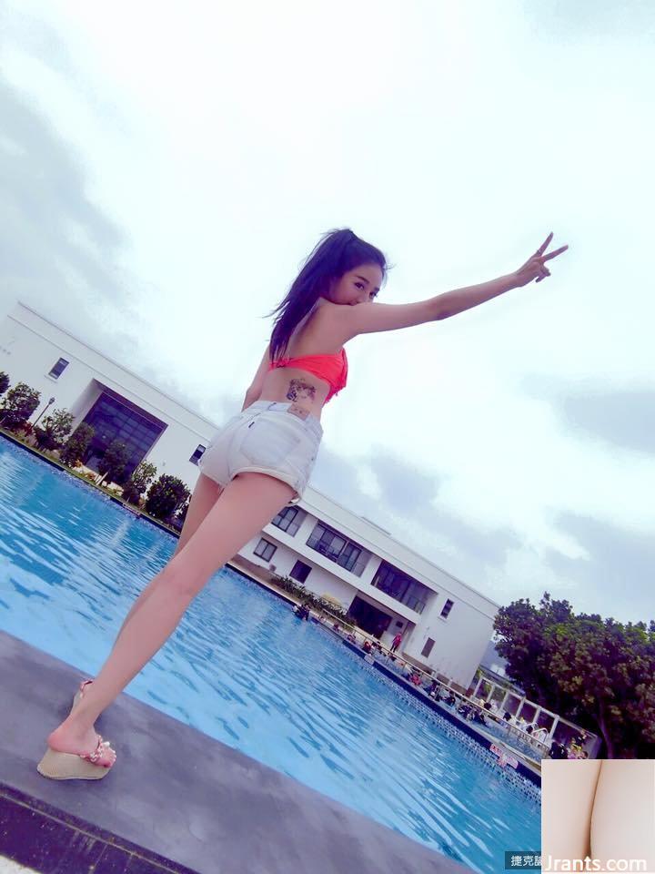 Bộ ảnh ép ngực gợi cảm của hot girl Lina quá sát thủ khiến dân tình phải xịt nước mũi (28P) - Ảnh 3