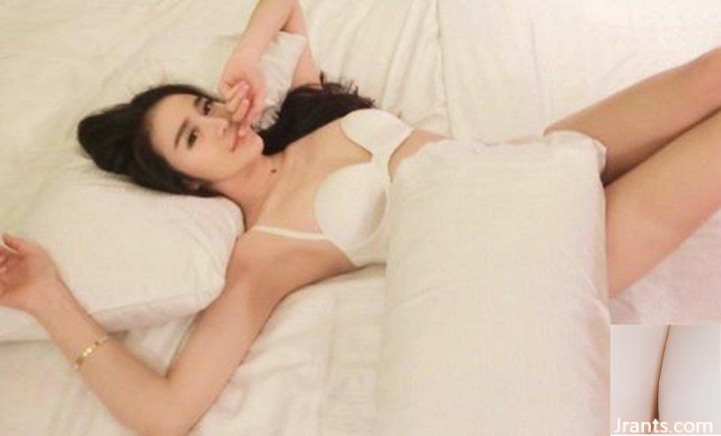 Bộ ảnh ép ngực gợi cảm của hot girl Lina quá sát thủ khiến dân tình phải xịt nước mũi (28P) - Ảnh 8