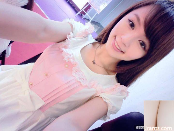 Em yêu Xiaoya ~ mặc bộ đồ ngủ sexy khoét sâu bắt mắt trước khi đi ngủ, thật bắt mắt!! (52P) - Ảnh 20