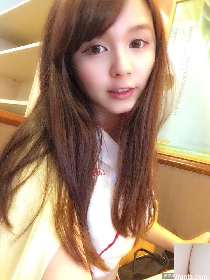 Em yêu Xiaoya ~ mặc bộ đồ ngủ sexy khoét sâu bắt mắt trước khi đi ngủ, thật bắt mắt!! (52P) - Ảnh 21