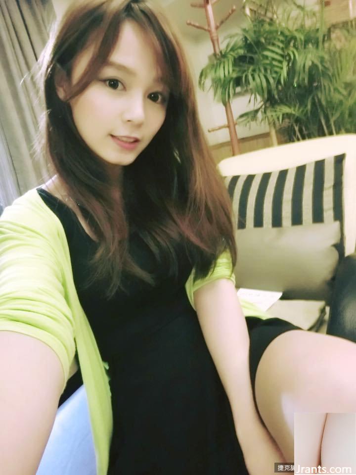 Em yêu Xiaoya ~ mặc bộ đồ ngủ sexy khoét sâu bắt mắt trước khi đi ngủ, thật bắt mắt!! (52P) - Ảnh 33