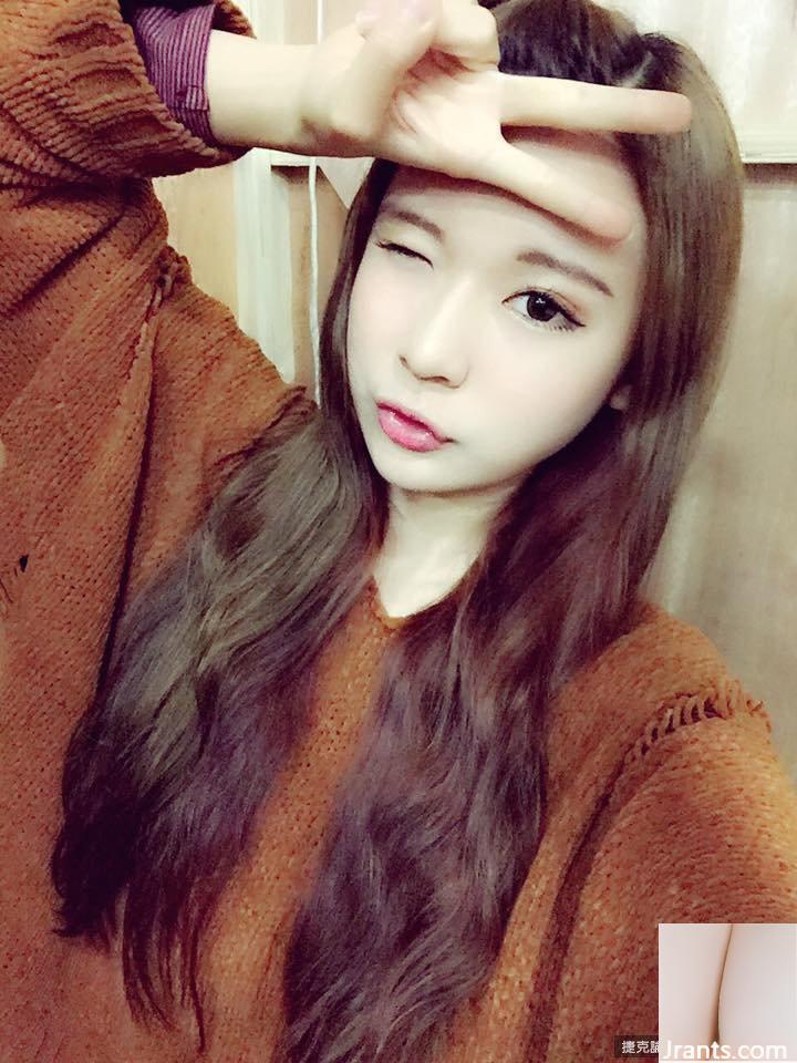 Cô gái xinh đẹp ngọt ngào Lisa trong trang phục y tá xuất hiện gợi cảm đến mức tôi rất muốn được cô ấy chăm sóc (34P) - Ảnh 3