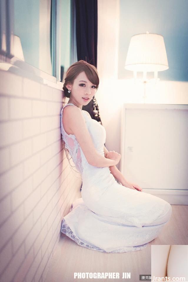 Cô gái xinh đẹp ngọt ngào Lisa trong trang phục y tá xuất hiện gợi cảm đến mức tôi rất muốn được cô ấy chăm sóc (34P) - Ảnh 32