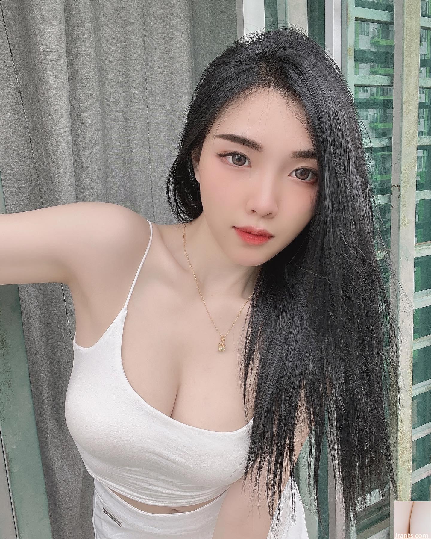 Cảm giác bạn gái vui tươi của hot girl “eunicecwtt” trực tiếp khơi dậy cơn khát (14P) - Ảnh 14