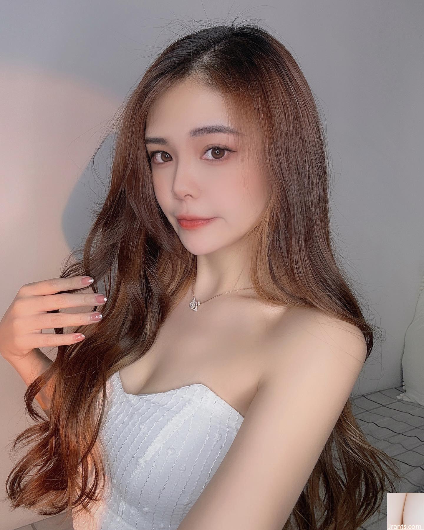Đôi chân nóng bỏng và xinh đẹp “jesly_jojo” có đường cong đầy đặn dưới vẻ ngoài dễ thương và quyến rũ (19P) - Ảnh 10