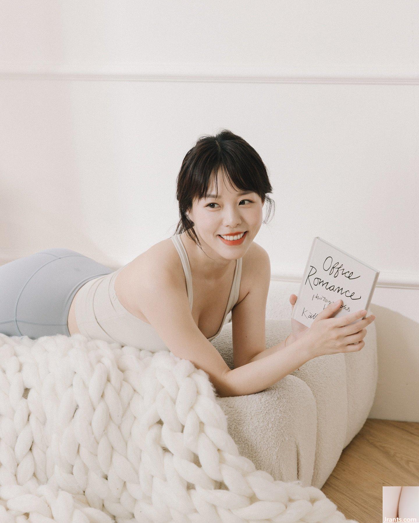 Bộ ngực trắng nõn và dịu dàng “Ruby_Lin” cùng khe ngực đầy đặn khiến người ta chảy nước dãi mũi và không thể rời mắt (11P