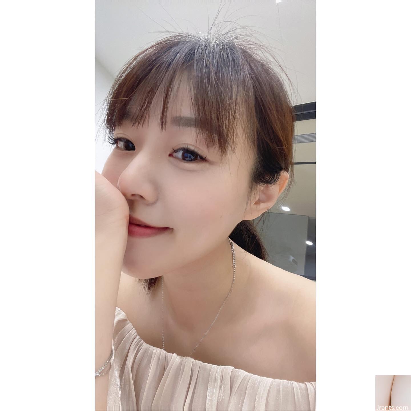 Bộ ngực trắng nõn và dịu dàng “Ruby_Lin” cùng khe ngực đầy đặn khiến người ta chảy nước dãi mũi và không thể rời mắt (11P - Ảnh 7