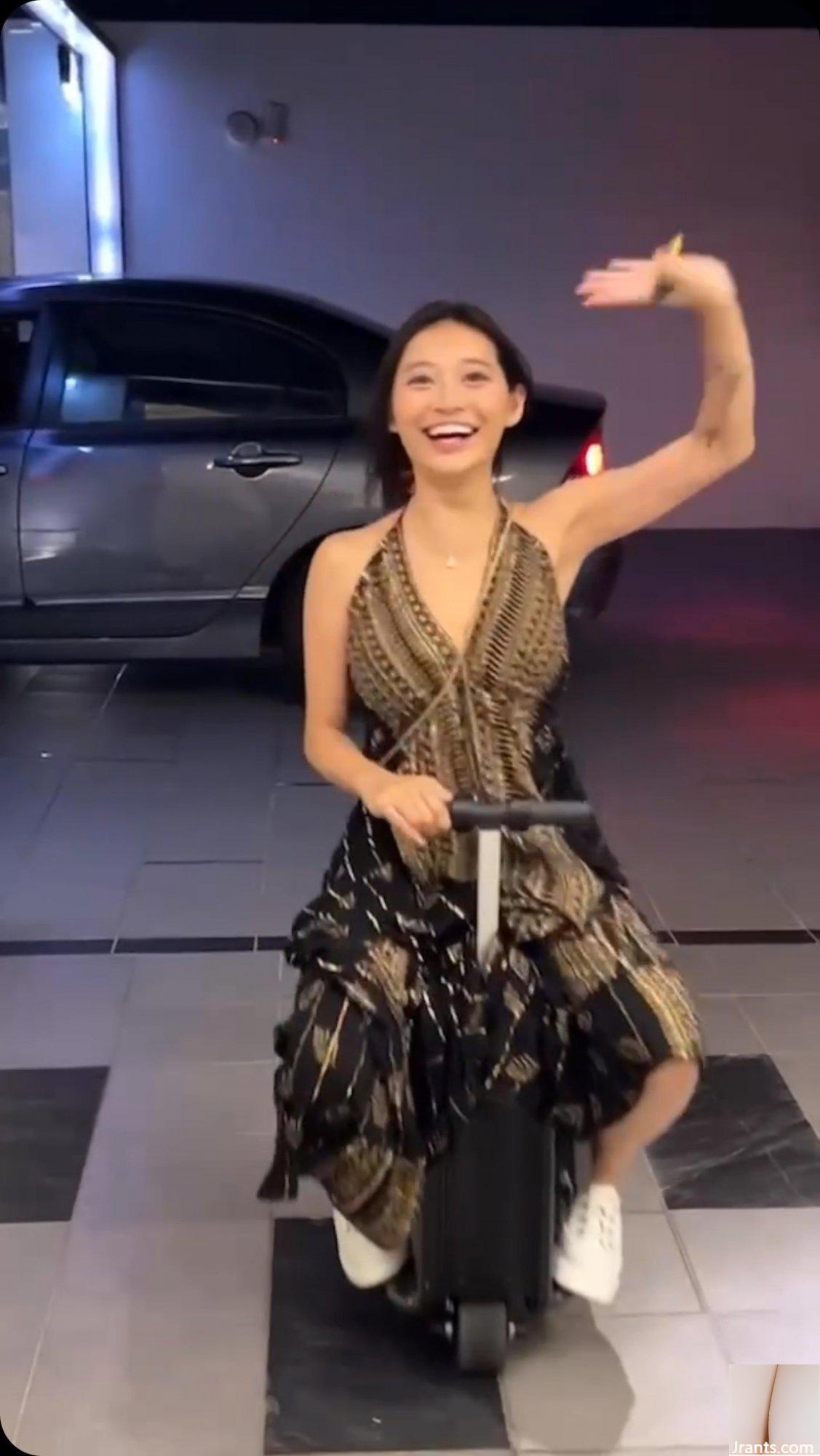 Hình ảnh cô gái thanh lịch “Maxine Chi” với bộ ngực đẹp độc ác khơi dậy trí tưởng tượng (16P