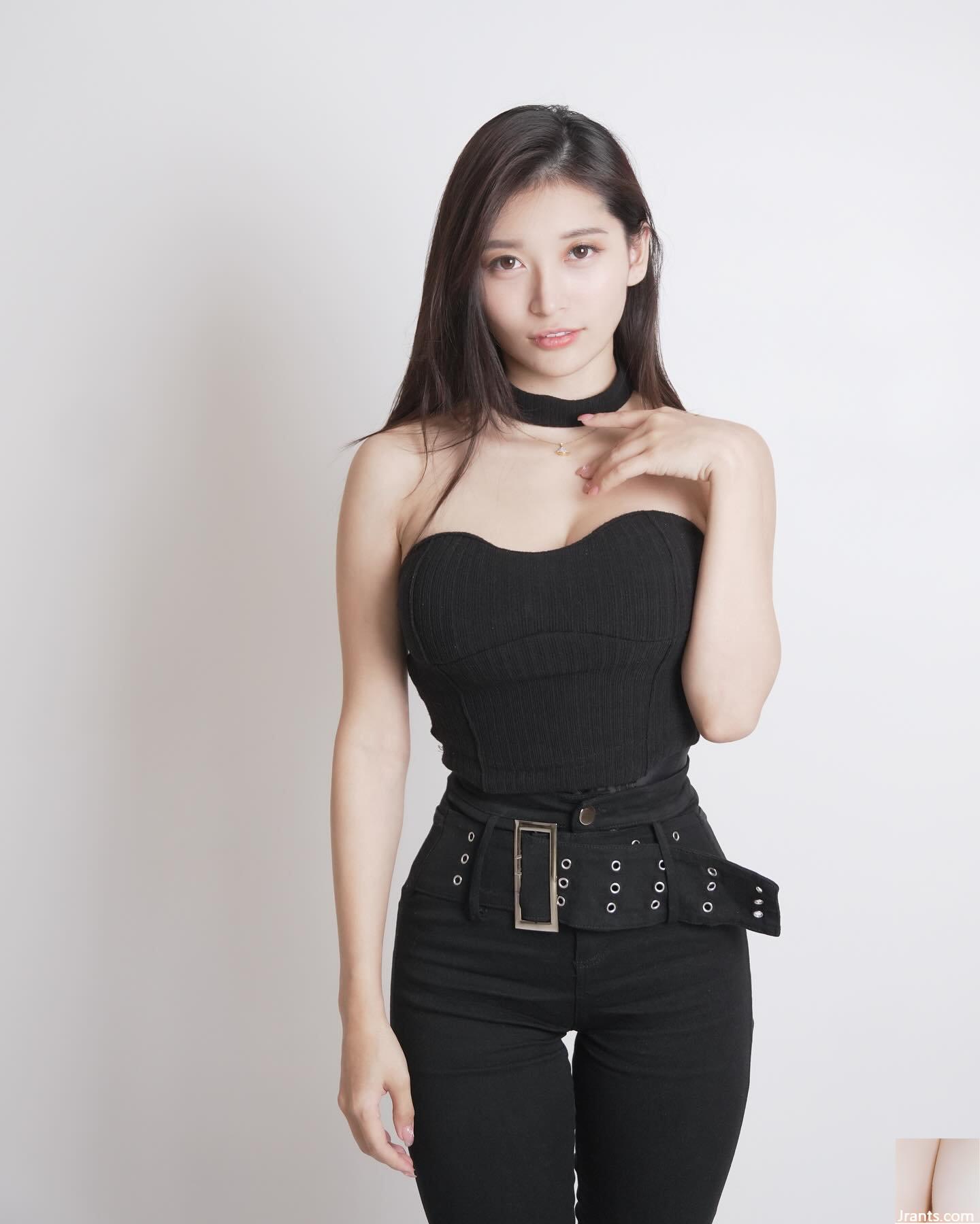 Hình ảnh cô gái thanh lịch “Maxine Chi” với bộ ngực đẹp độc ác khơi dậy trí tưởng tượng (16P - Ảnh 12