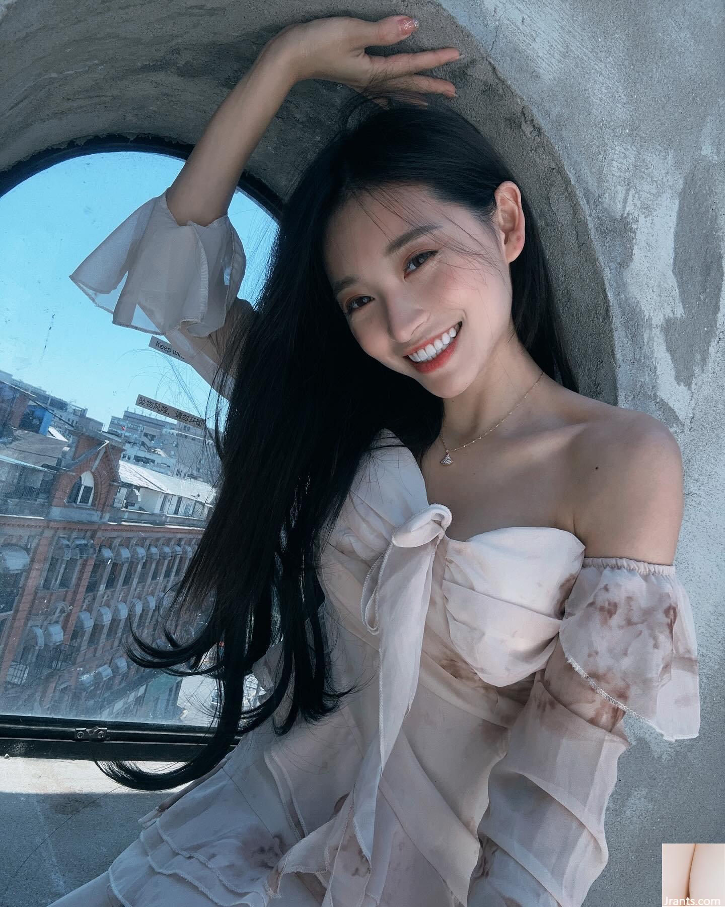 Hình ảnh cô gái thanh lịch “Maxine Chi” với bộ ngực đẹp độc ác khơi dậy trí tưởng tượng (16P - Ảnh 9