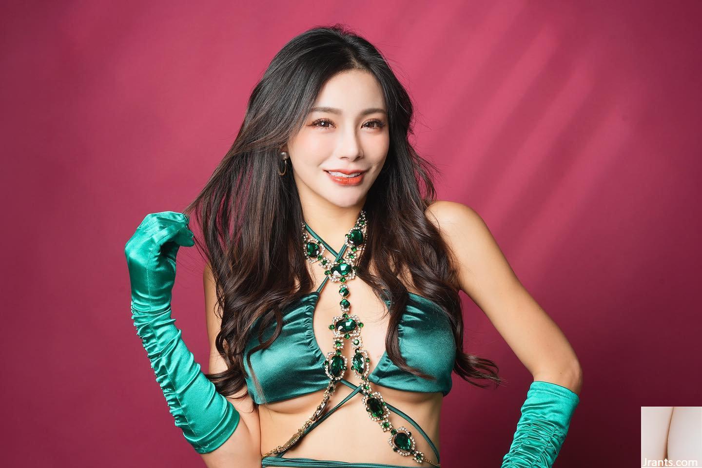 Hình ảnh body nóng bỏng bắt mắt của chị đại gợi cảm “Xiao Milu Lin Jieyin” quá oi bức (19P) - Ảnh 16