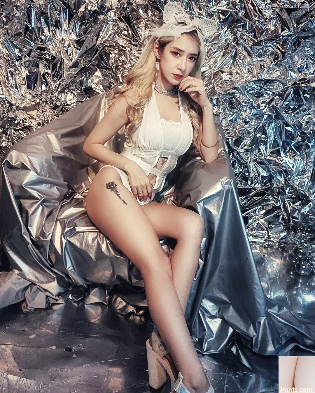 Cô nàng xinh đẹp “Chen Anya” có vòng một đầy đặn và bộ ngực thấp. Góc nhìn nóng bỏng gần như giết chết tôi (20P).