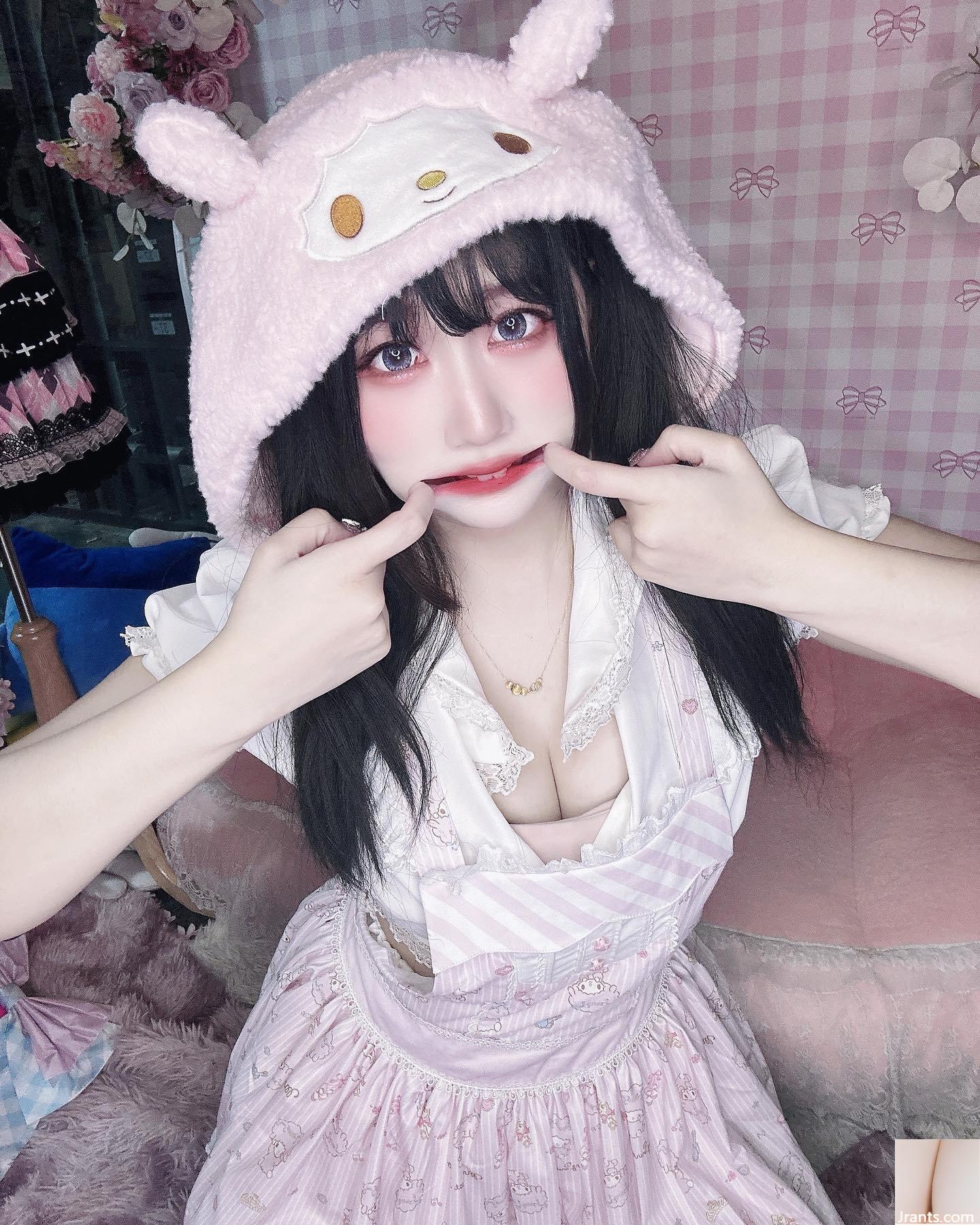 Bán cầu đầy đặn và hoàn hảo của cô gái trắng trẻo dịu dàng “Mariko” không chịu nổi