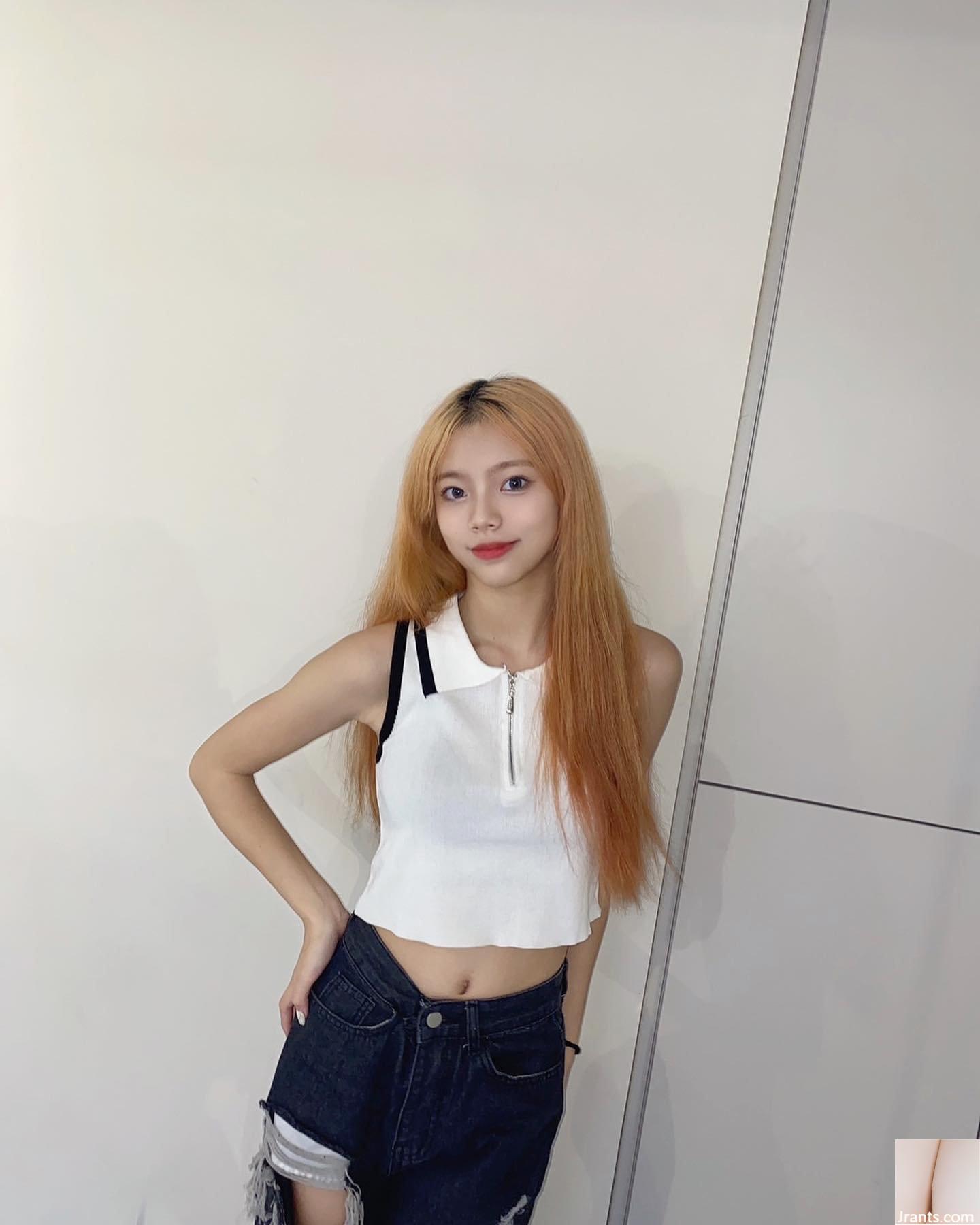 Hot girl “vicky__04.21” có biểu cảm ngây thơ, dễ thương khiến người ta mê mẩn! - Ảnh 10