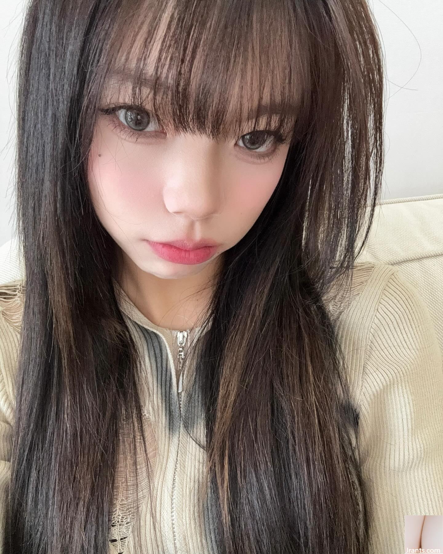 Hot girl “vicky__04.21” có biểu cảm ngây thơ, dễ thương khiến người ta mê mẩn! - Ảnh 15