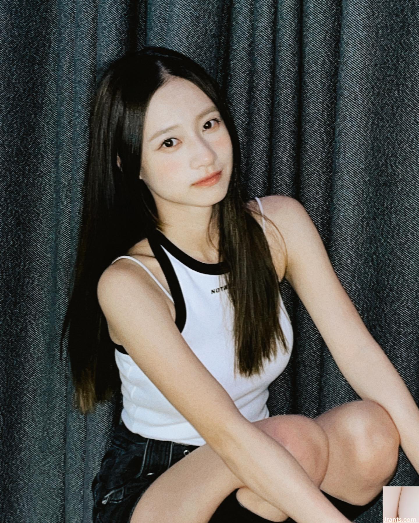 “Ghost Crystal Cai Cai CC” có dáng người chuẩn, trông rất nóng bỏng và quyến rũ. - Ảnh 3