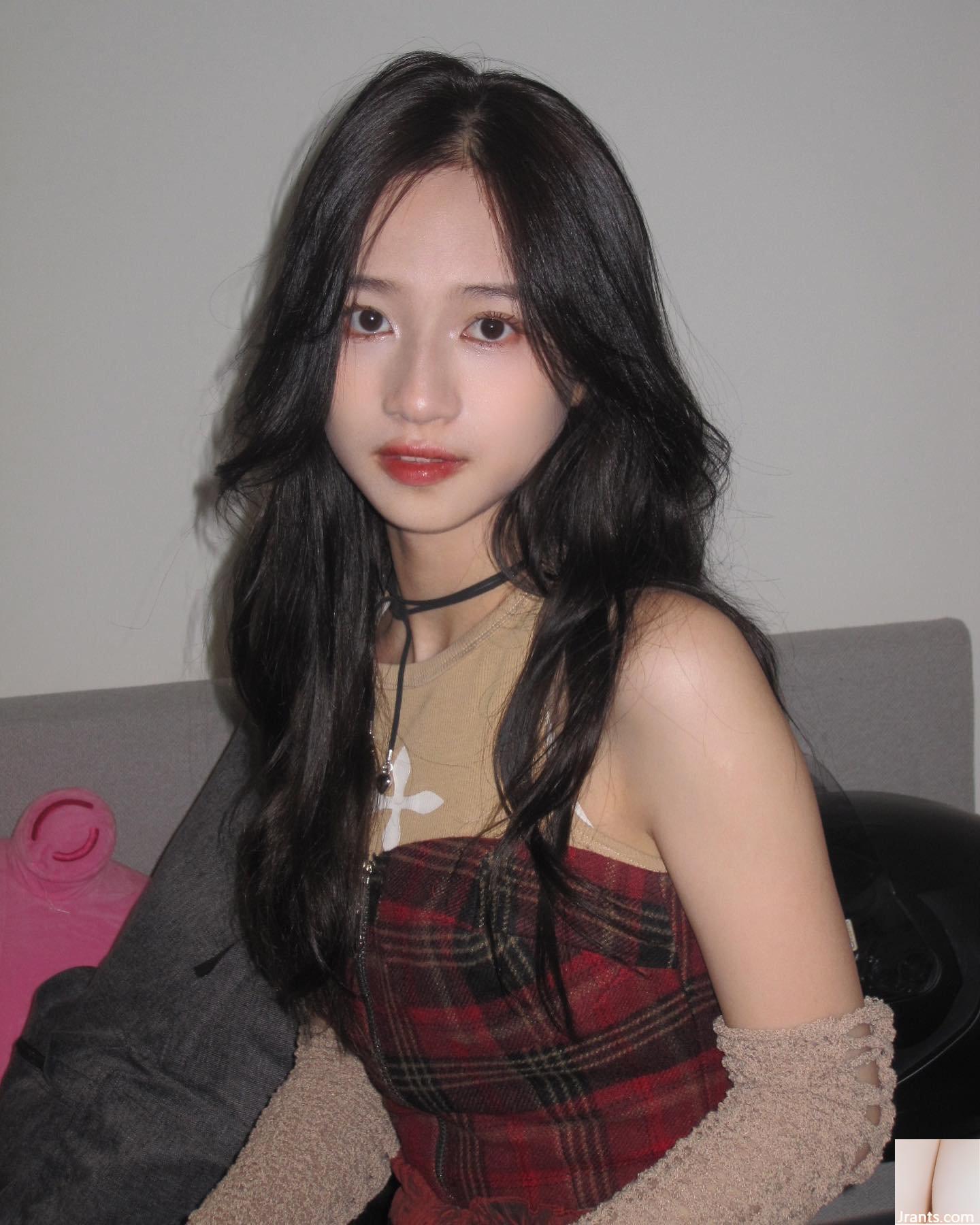 “Ghost Crystal Cai Cai CC” có dáng người chuẩn, trông rất nóng bỏng và quyến rũ. - Ảnh 7