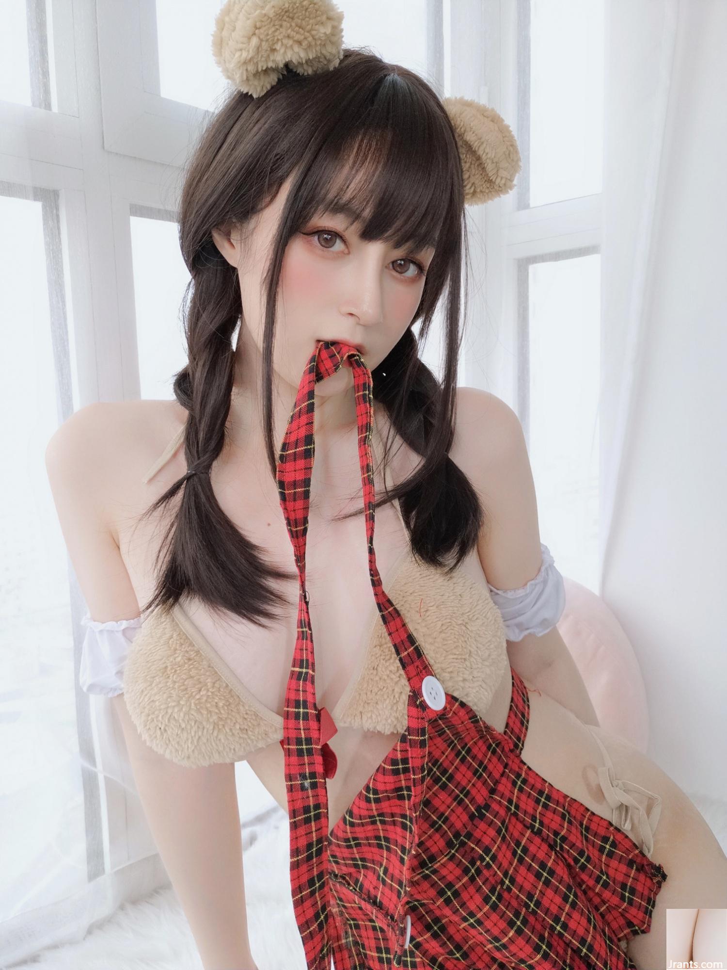 Bạc 81 “Cô gái gấu” Sức hút của tạp dề màu nude không thể ngăn cản (56P) - Ảnh 32