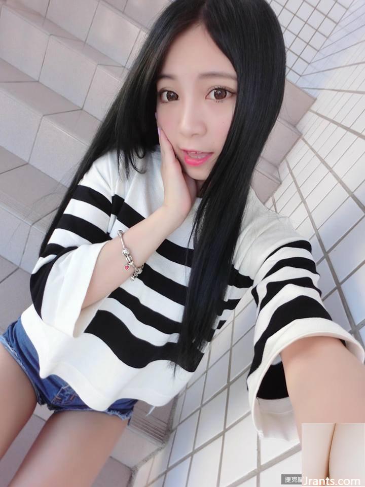 Cô gái ngọt ngào với bộ ngực đẹp cúp E ~ Zhang Zhumei ~ Dây vai tuột ra trong bức ảnh selfie, gợi cảm đến mức khơi dậy trí tưởng tượng (36P) - Ảnh 12