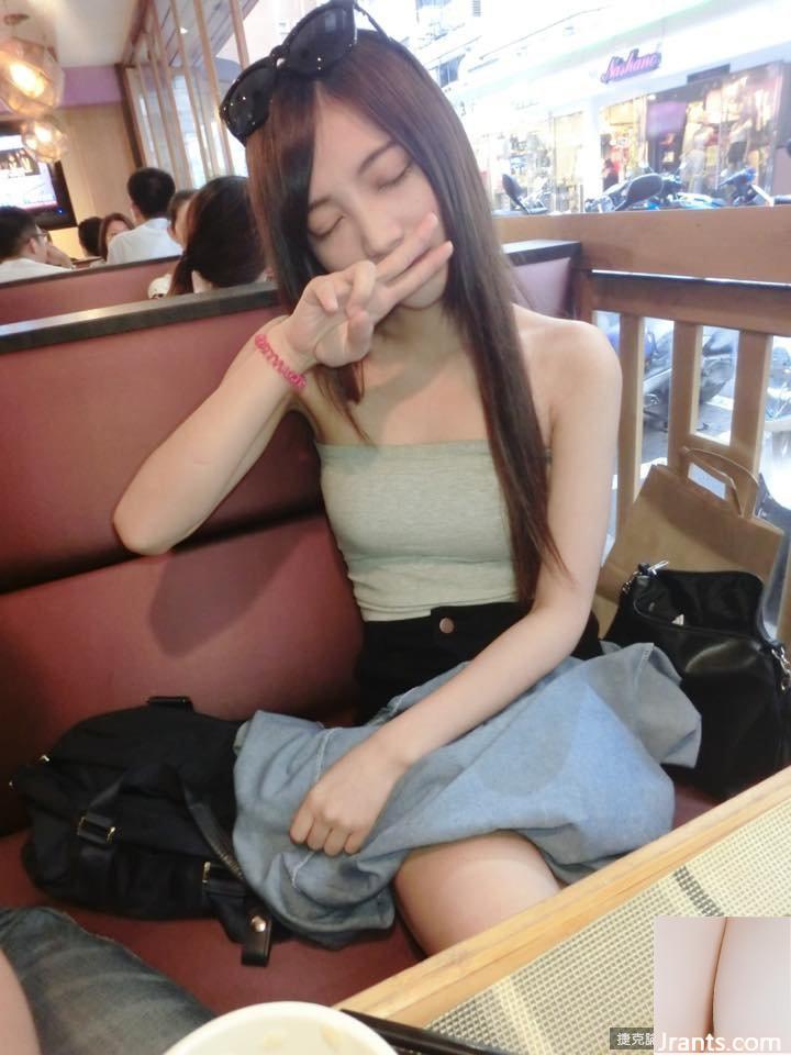 Cô gái ngọt ngào với bộ ngực đẹp cúp E ~ Zhang Zhumei ~ Dây vai tuột ra trong bức ảnh selfie, gợi cảm đến mức khơi dậy trí tưởng tượng (36P) - Ảnh 4