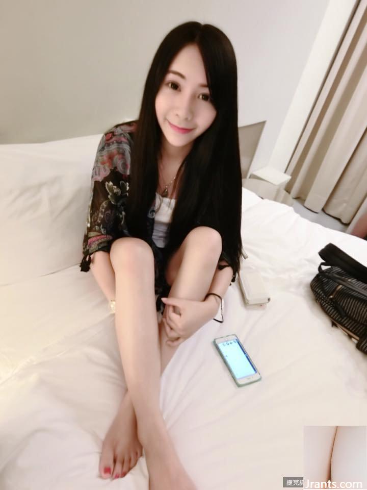 Nữ thần ngực đẹp thế hệ mới “Cô gái kẹo sữa Đài Trung” bĩu môi nóng bỏng, ai chịu nổi! (107P) - Ảnh 23