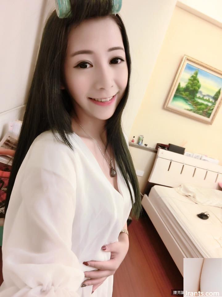 Nữ thần ngực đẹp thế hệ mới “Cô gái kẹo sữa Đài Trung” bĩu môi nóng bỏng, ai chịu nổi! (107P) - Ảnh 41