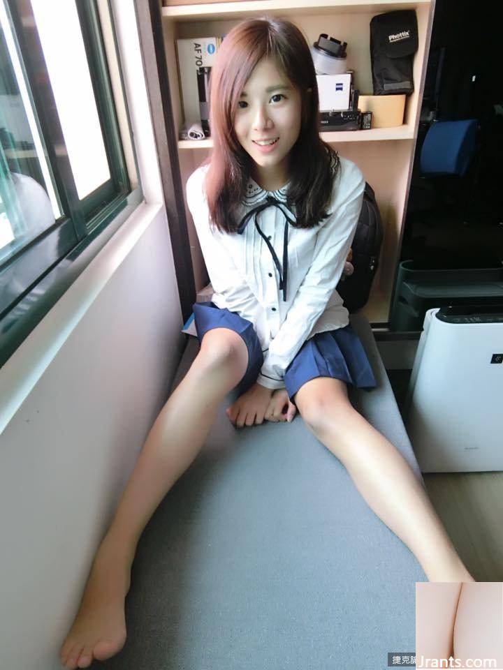 Vẻ đẹp đồng phục của mỹ nhân Fang Weizhen khiến người ta phải hét lên ai có thể chịu đựng được (26P) - Ảnh 8