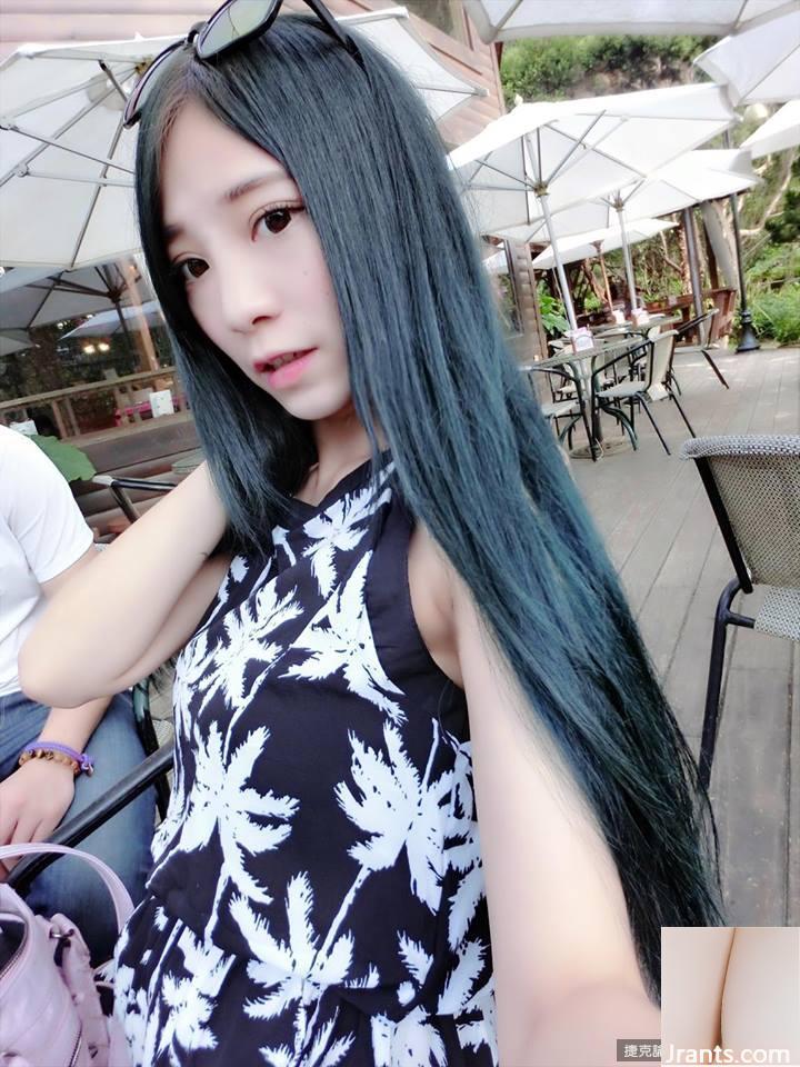 Cô gái E-cup Zhang Zhumei chụp ảnh selfie ngực khủng và vô tình làm mất dây vest (21P) - Ảnh 5