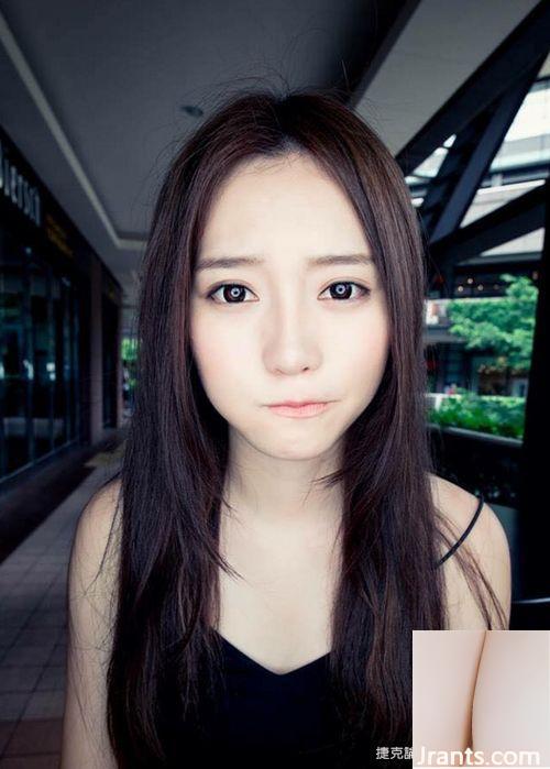 Hot girl chân dài Zhang Caining hóa trang thành CV và cư dân mạng cho rằng đôi chân đẹp của cô quá gợi cảm (12P) - Ảnh 11