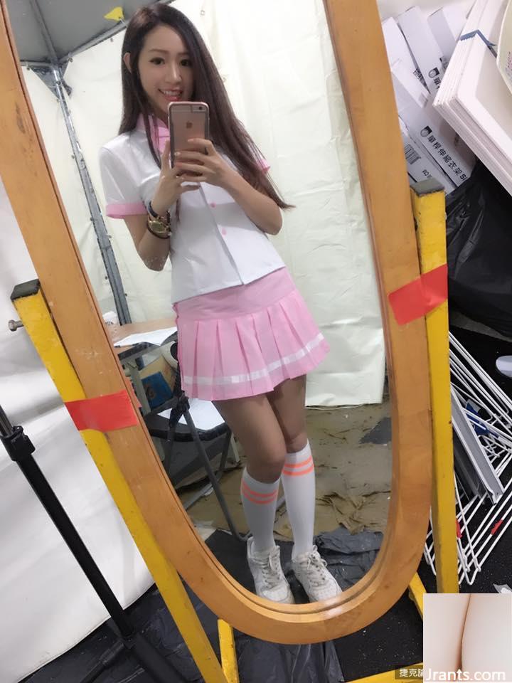 Olivia Ouri ~ Nằm trên giường và bị quay phim mổ xẻ lớn và rơi vào tình trạng nóng bỏng (30P) - Ảnh 3