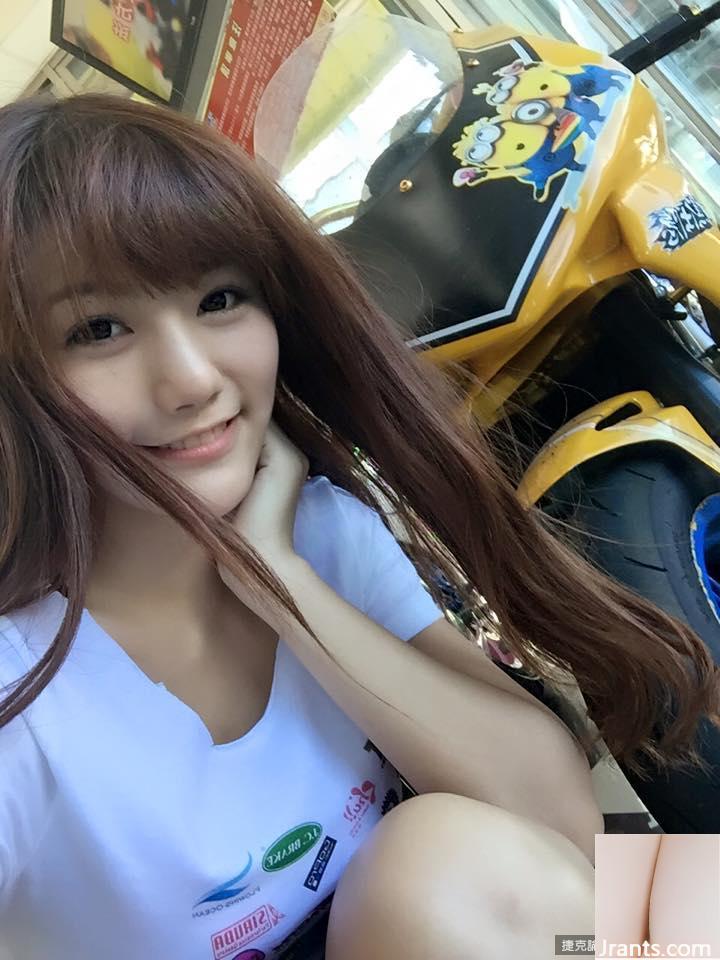 Người yêu gợi cảm 34D ~ Chen Wei ~ selfie bộ ngực căng tròn trong bộ bikini màu xanh (37P) - Ảnh 36