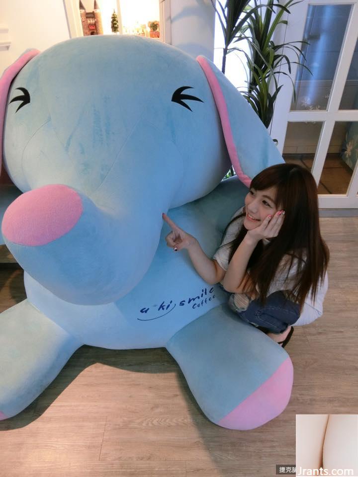 Người yêu gợi cảm 34D ~ Chen Wei ~ selfie bộ ngực căng tròn trong bộ bikini màu xanh (37P) - Ảnh 7