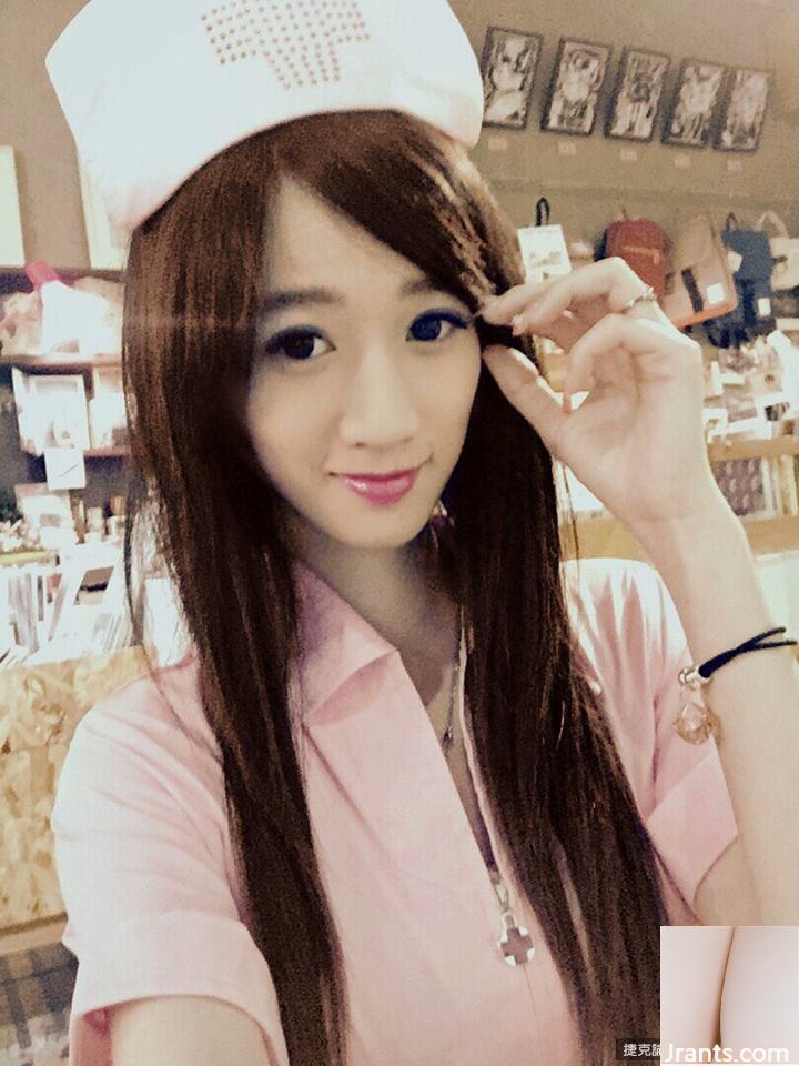 Xiaoxue (Lv Xueyun)~ Đôi chân trắng nõn gợi cảm, thon thả và nguy hiểm, ánh xuân thật quyến rũ (29P)