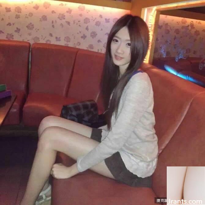 Xiaoxue (Lv Xueyun)~ Đôi chân trắng nõn gợi cảm, thon thả và nguy hiểm, ánh xuân thật quyến rũ (29P) - Ảnh 21