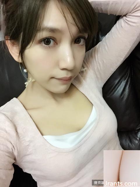 Cô gái xinh đẹp đến từ mương sâu có bộ ngực to và đẹp (54P) - Ảnh 12