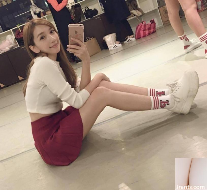 Cô gái xinh đẹp đến từ mương sâu có bộ ngực to và đẹp (54P) - Ảnh 31