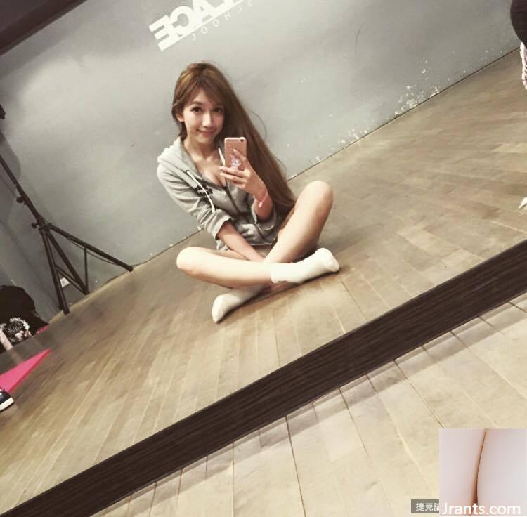 Cô gái xinh đẹp đến từ mương sâu có bộ ngực to và đẹp (54P) - Ảnh 36