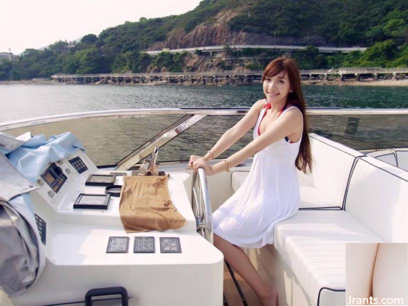 Cô gái xinh đẹp đến từ mương sâu có bộ ngực to và đẹp (54P) - Ảnh 44