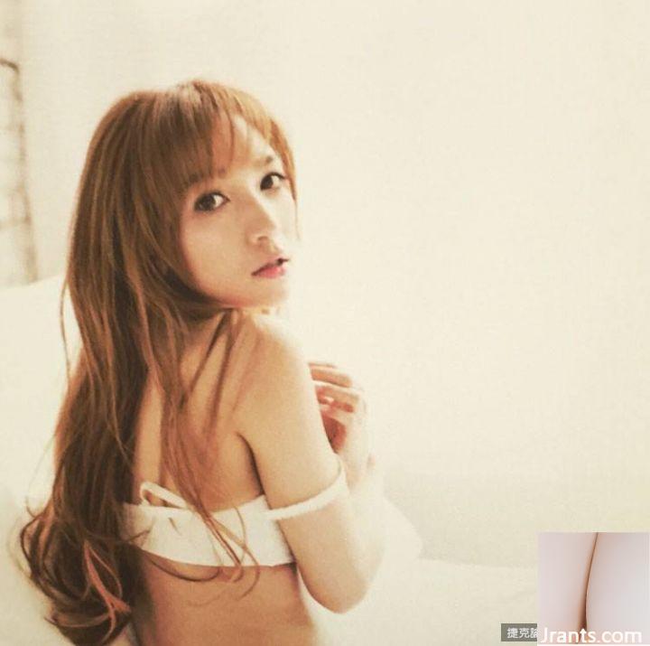 Cô gái xinh đẹp đến từ mương sâu có bộ ngực to và đẹp (54P) - Ảnh 5