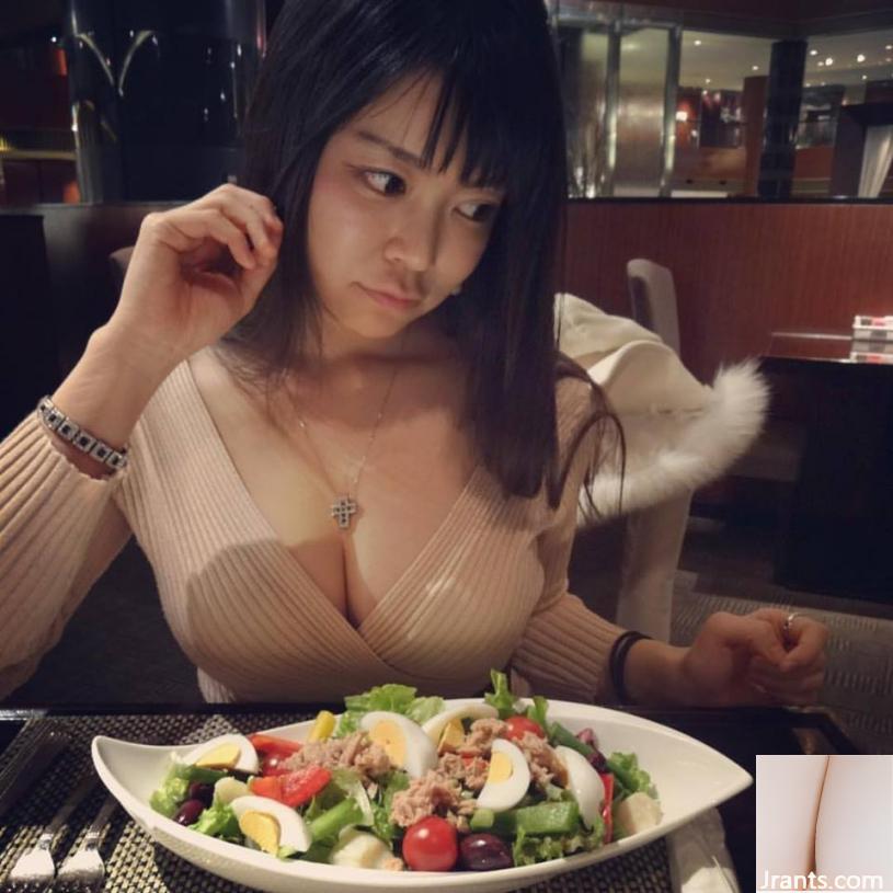 Cô gái H-cup tự nhận là người thích phô trương ~ Yury Shibuya ~ đang chơi bass nửa chừng thì bất ngờ đưa tay vào ngực Qiao (38P) - Ảnh 24