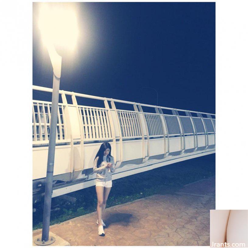 Cô gái tốt nghiệp trường trung học dạy nghề 32D Zhuang Jing ~ Rui Rui (Alice Lee) ~ vừa đứng dậy và chụp ảnh tự sướng với cặp kính trên cơ thể khoét sâu khoe bóng nóng bỏng (51P) - Ảnh 30