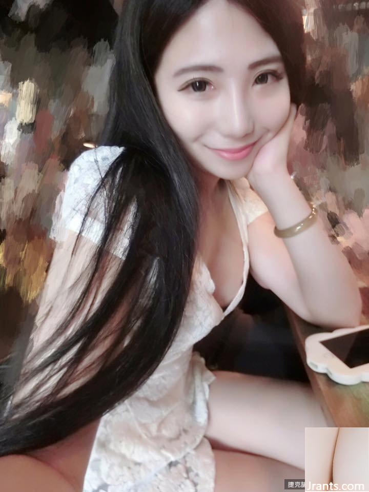 Hot girl nghiệp dư Sunshine ~ Xu Weiwei ~ Ảnh selfie khoét sâu gợi cảm trong công viên được bạn bè khen là dữ dằn (33P). - Ảnh 18