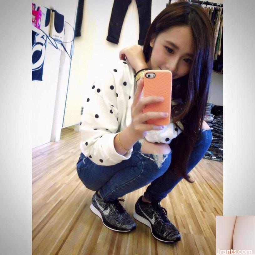 Cô chủ cửa hàng giày xinh đẹp có đôi mắt điện quyến rũ ~ Liao Ting ~ ngọt ngào ăn đậu đá và chụp ảnh trước ống kính, hiếm khi khoe vẻ gợi cảm của mình (60P - Ảnh 10