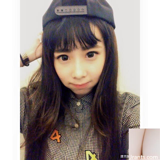 Cô chủ cửa hàng giày xinh đẹp có đôi mắt điện quyến rũ ~ Liao Ting ~ ngọt ngào ăn đậu đá và chụp ảnh trước ống kính, hiếm khi khoe vẻ gợi cảm của mình (60P - Ảnh 30