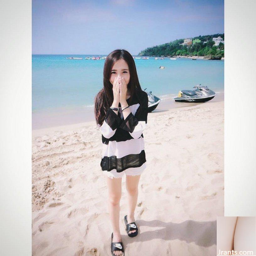 Cô chủ cửa hàng giày xinh đẹp có đôi mắt điện quyến rũ ~ Liao Ting ~ ngọt ngào ăn đậu đá và chụp ảnh trước ống kính, hiếm khi khoe vẻ gợi cảm của mình (60P - Ảnh 31