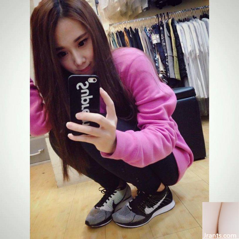 Cô chủ cửa hàng giày xinh đẹp có đôi mắt điện quyến rũ ~ Liao Ting ~ ngọt ngào ăn đậu đá và chụp ảnh trước ống kính, hiếm khi khoe vẻ gợi cảm của mình (60P - Ảnh 4