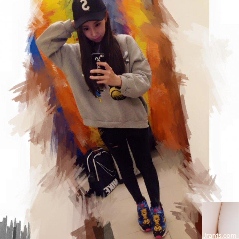 Cô chủ cửa hàng giày xinh đẹp có đôi mắt điện quyến rũ ~ Liao Ting ~ ngọt ngào ăn đậu đá và chụp ảnh trước ống kính, hiếm khi khoe vẻ gợi cảm của mình (60P - Ảnh 47