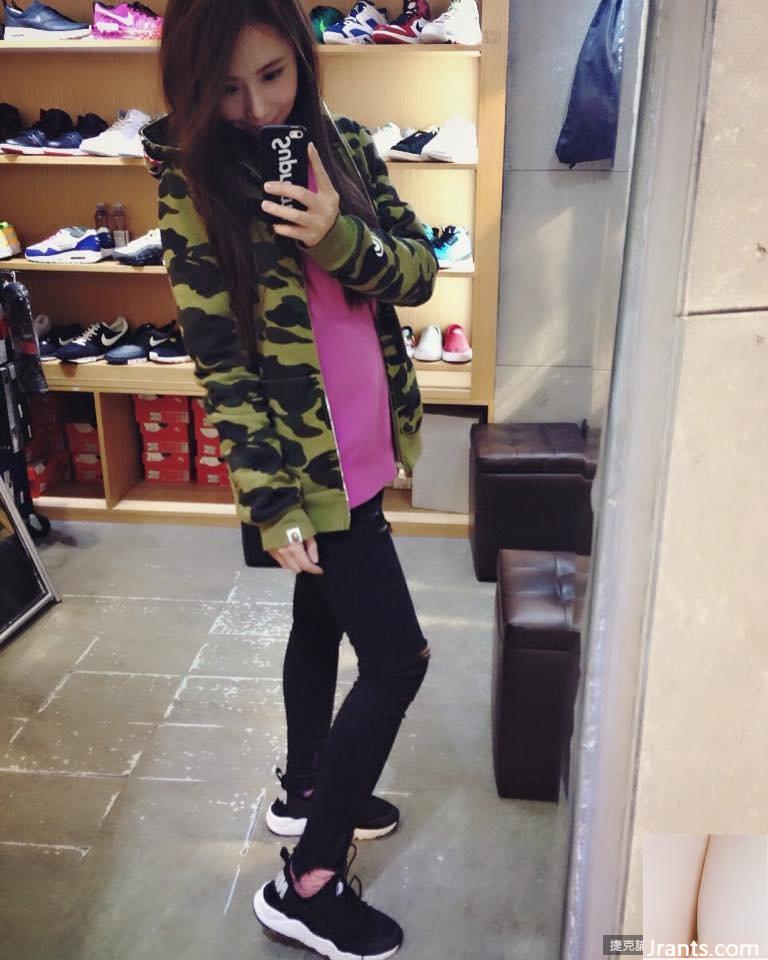 Cô chủ cửa hàng giày xinh đẹp có đôi mắt điện quyến rũ ~ Liao Ting ~ ngọt ngào ăn đậu đá và chụp ảnh trước ống kính, hiếm khi khoe vẻ gợi cảm của mình (60P - Ảnh 5